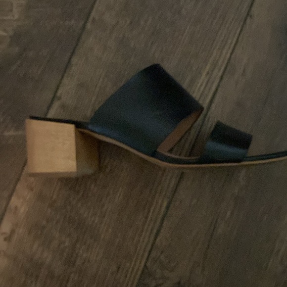 Madewell Sandels - Picture 2 of 3